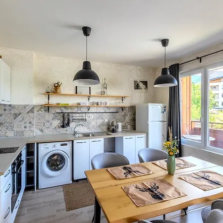 Ares Slopeside Apartment *